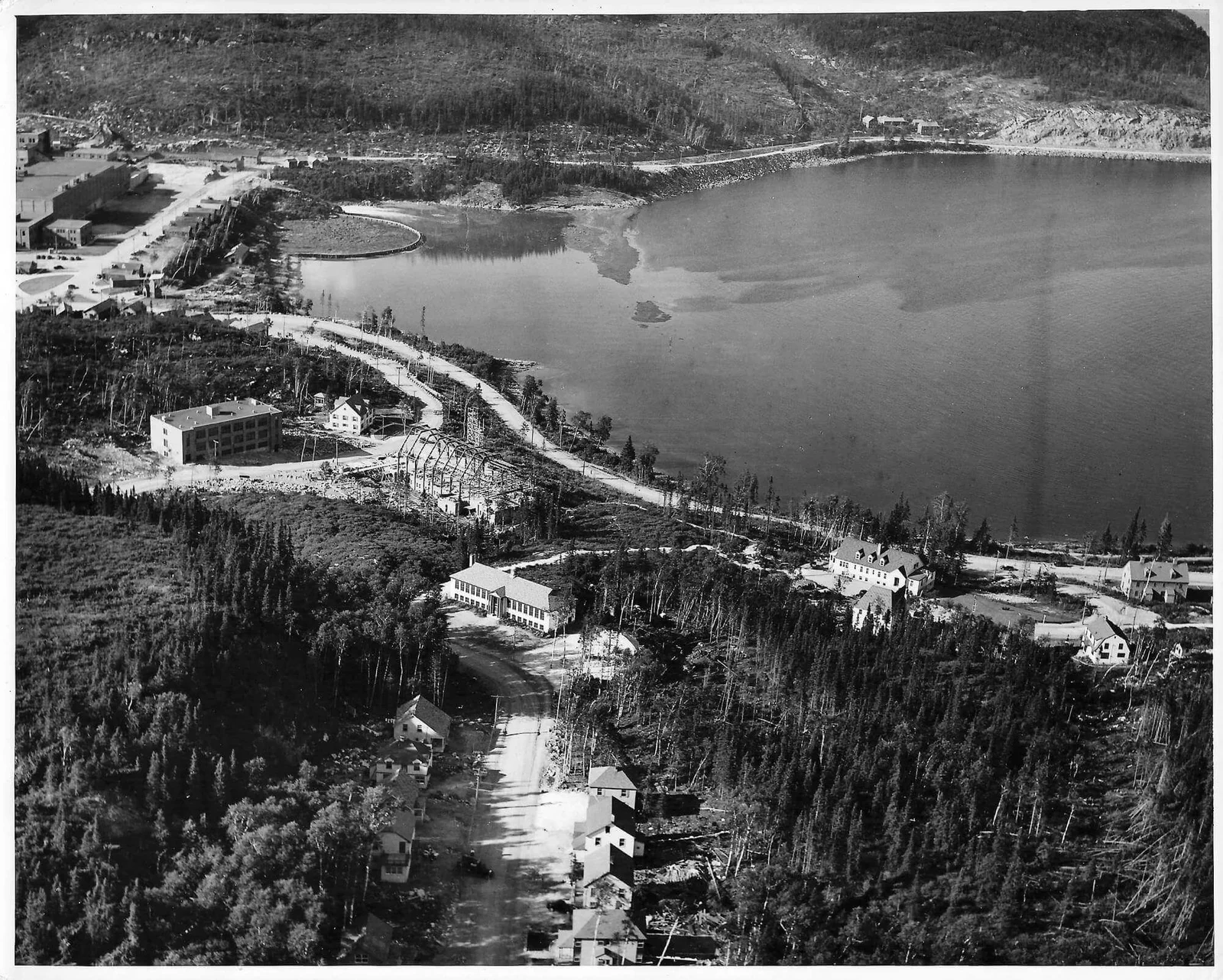 Vue aérienne de Baie-Comeau en 1939, photographie 11
